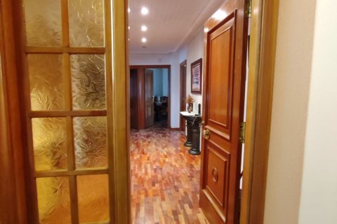 Apartment for sale in Leon, Spain 3 bedrooms, 131 sq.m. No. 185777 - photo 3