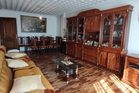Apartment for sale in Leon, Spain 3 bedrooms, 131 sq.m. No. 185777 - photo 13