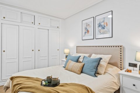 Apartamento en venta en Alicante, España 2 dormitorios, 68 m2 No. 190166 - foto 2