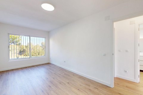 Bungalow for sale in Villamartin, Alicante, Spain 2 bedrooms, 90 sq.m. No. 190190 - photo 17