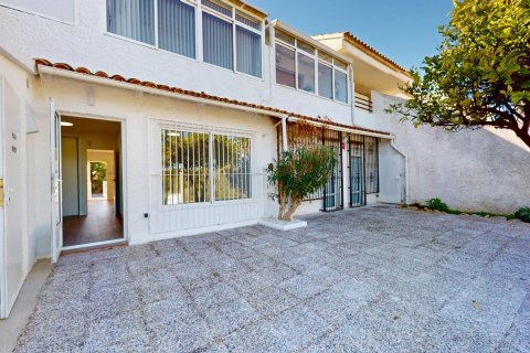 Bungalow for sale in Villamartin, Alicante, Spain 2 bedrooms, 90 sq.m. No. 190190 - photo 4