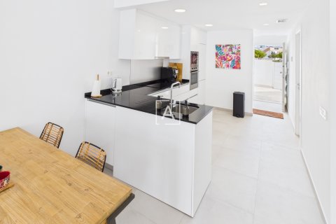 Продажа таухауса в Пилар де ла Орадада, Аликанте, Испания 2 спальни, 78м2 №137881 - фото 4