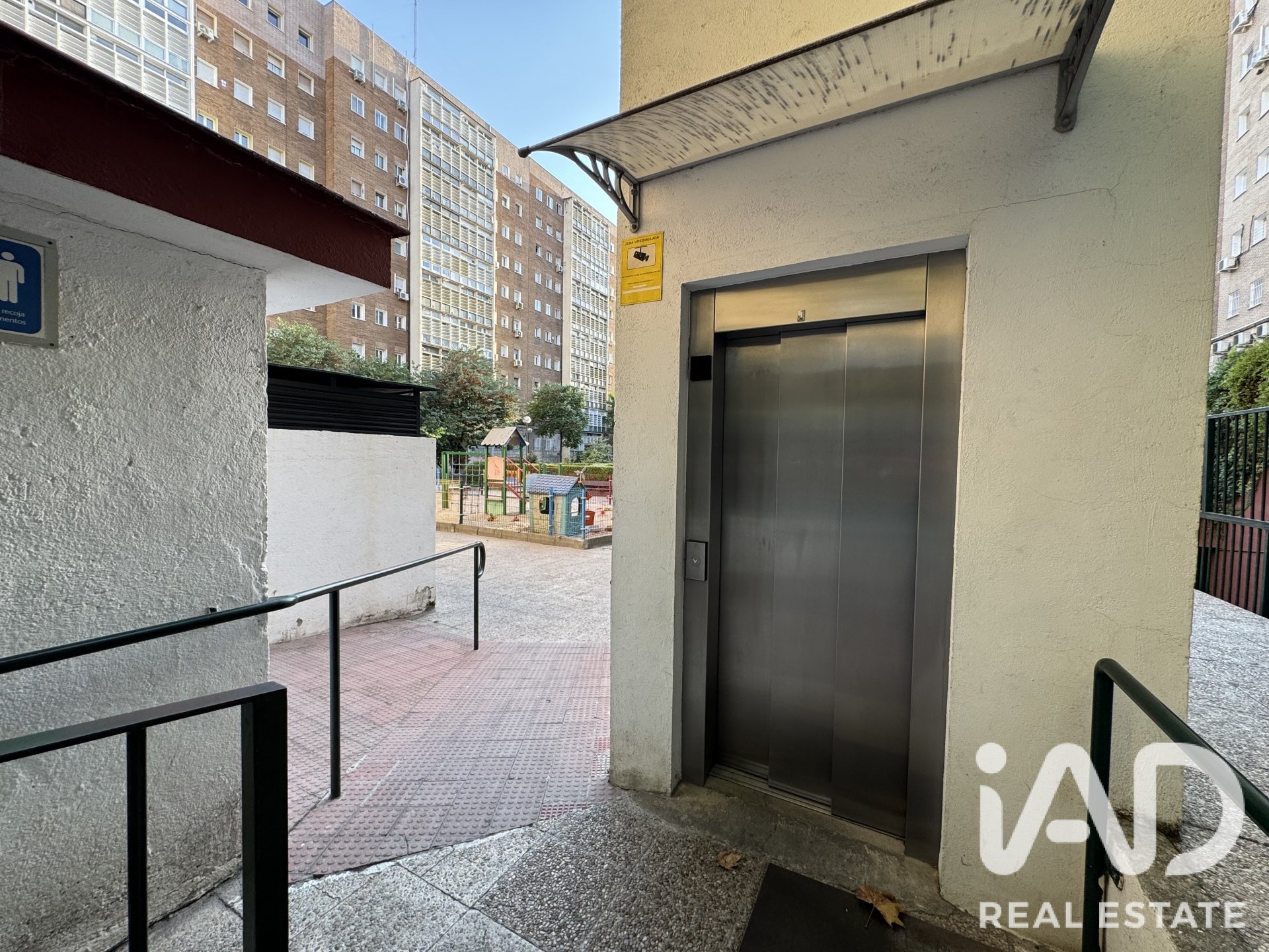 Garage in Madrid, Spanien 11 m2 Nr. 194403