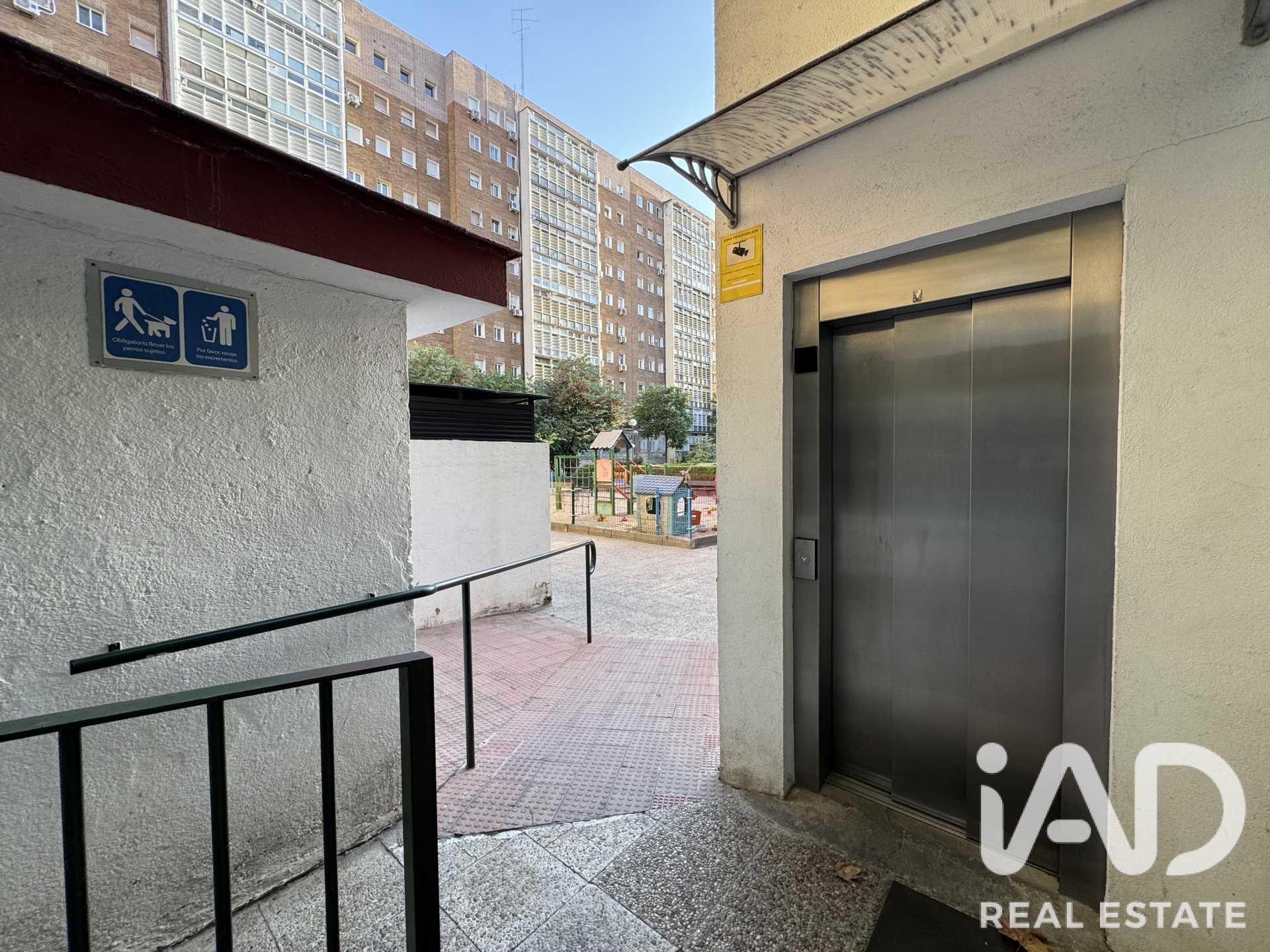 Garage in Madrid, Spanien 11 m2 Nr. 194403