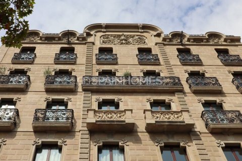 Wohnung in Barcelona, Spanien 3 Schlafzimmer, 188 m2 Nr. 138644