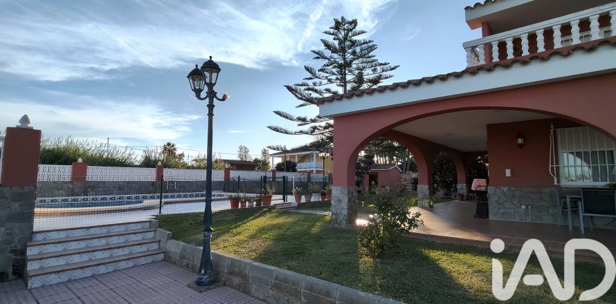 Māja Castellon de la Plana, Castellon, Spānijā 5 istabas, 291 m2 Nr. 173282