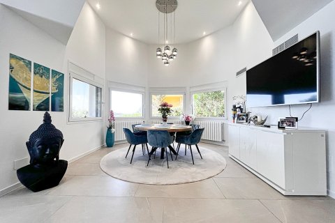 Villa en venta en Costa De La Calma, Mallorca, España 4 dormitorios, 300 m2 No. 143542 - foto 3