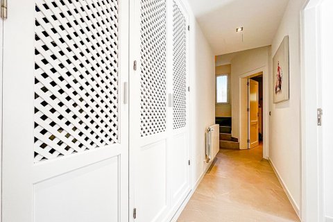 Villa en venta en Costa De La Calma, Mallorca, España 4 dormitorios, 300 m2 No. 143542 - foto 16