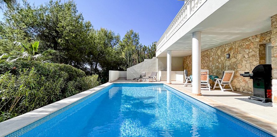 Villa en Costa De La Calma, Mallorca, España 4 dormitorios, 300 m2 No. 143542