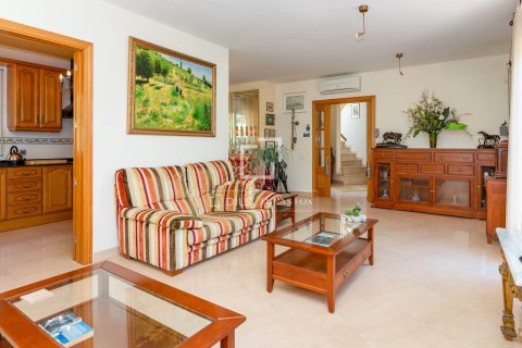 Villa for sale in Sitges, Barcelona, Spain 5 bedrooms, 224 sq.m. No. 150822 - photo 7