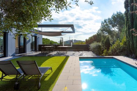 Villa till salu i Premia De Dalt, Barcelona, Spanien 4 sovrum, 331 kvm. Nr. 150819 - foto 4