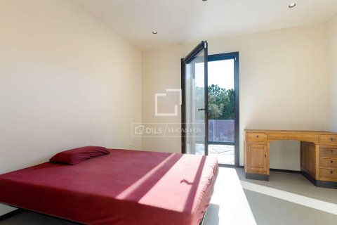 Villa till salu i Premia De Dalt, Barcelona, Spanien 4 sovrum, 331 kvm. Nr. 150819 - foto 25