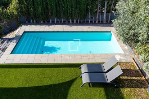 Villa till salu i Premia De Dalt, Barcelona, Spanien 4 sovrum, 331 kvm. Nr. 150819 - foto 5