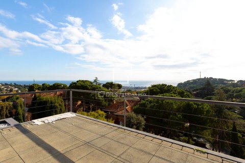 Villa till salu i Premia De Dalt, Barcelona, Spanien 4 sovrum, 331 kvm. Nr. 150819 - foto 6