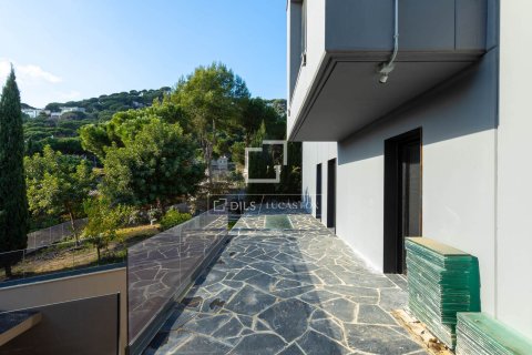 Villa till salu i Premia De Dalt, Barcelona, Spanien 4 sovrum, 331 kvm. Nr. 150819 - foto 30