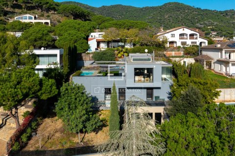 Villa in Premia De Dalt, Barcelona, Spain 4 bedrooms, 331 sq.m. No. 150819