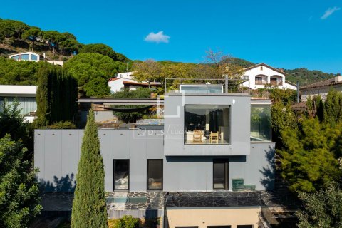 Villa till salu i Premia De Dalt, Barcelona, Spanien 4 sovrum, 331 kvm. Nr. 150819 - foto 12