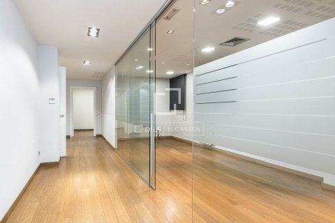 Apartment à vendre à Barcelona, Espagne, 6 chambres, 331 m2 No. 150824 - photo 26