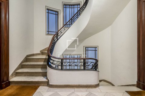 Apartment à vendre à Barcelona, Espagne, 6 chambres, 331 m2 No. 150824 - photo 30