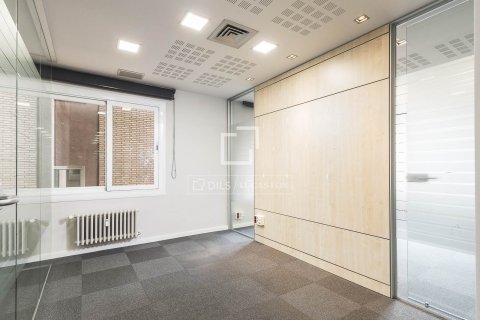 Apartment à vendre à Barcelona, Espagne, 6 chambres, 331 m2 No. 150824 - photo 18