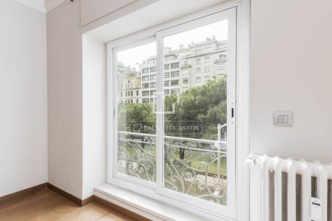 Apartment à vendre à Barcelona, Espagne, 6 chambres, 331 m2 No. 150824 - photo 7