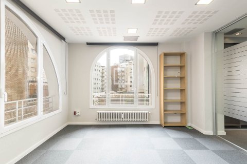 Apartment à vendre à Barcelona, Espagne, 6 chambres, 331 m2 No. 150824 - photo 28