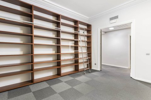 Apartment à vendre à Barcelona, Espagne, 6 chambres, 331 m2 No. 150824 - photo 23