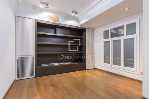 Apartment à vendre à Barcelona, Espagne, 6 chambres, 331 m2 No. 150824 - photo 11