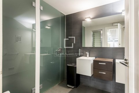 Apartment à vendre à Barcelona, Espagne, 6 chambres, 331 m2 No. 150824 - photo 13