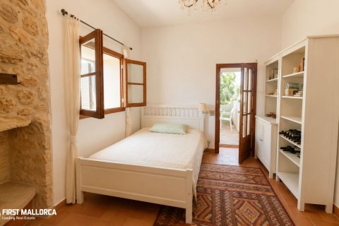 Finca for sale in Cala Llombards, Mallorca, Spain 4 bedrooms, 240 sq.m. No. 191966 - photo 16