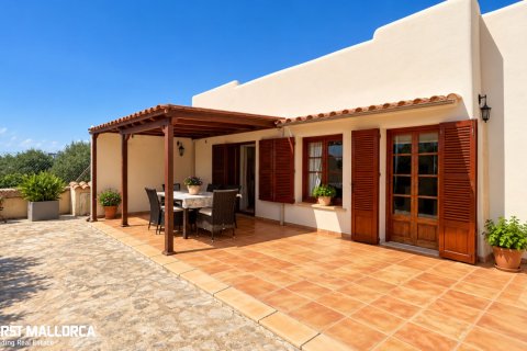 Finca for sale in Cala Llombards, Mallorca, Spain 4 bedrooms, 240 sq.m. No. 191966 - photo 2