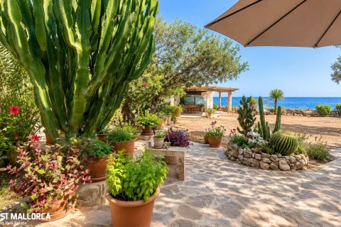 Finca for sale in Cala Llombards, Mallorca, Spain 4 bedrooms, 240 sq.m. No. 191966 - photo 4