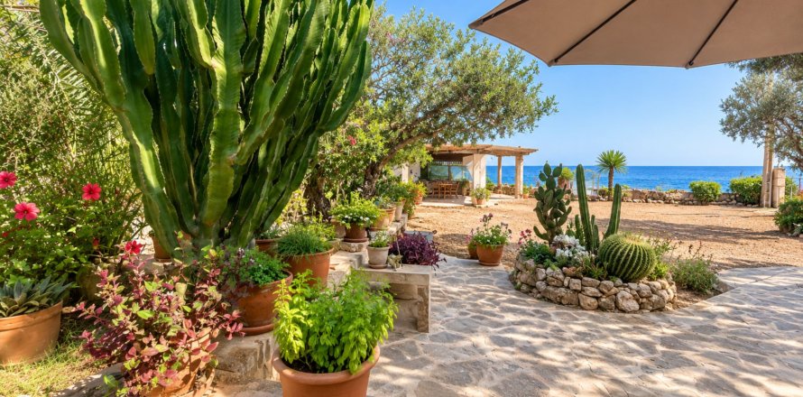 Finca Cala Llombards, Mallorca, Espanja 4 makuuhuonetta, 240 m2 No. 191966