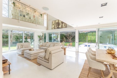 Продажа дома в Сан-Кугат-дель-Вальес, Барселона, Испания 6 спален, №140930 - фото 2