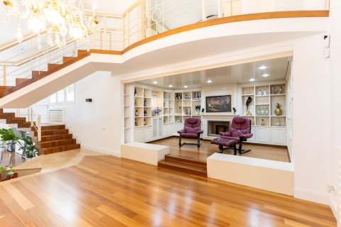 Продажа дома в Сан-Кугат-дель-Вальес, Барселона, Испания 7 спален, 1900м2 №140931 - фото 19