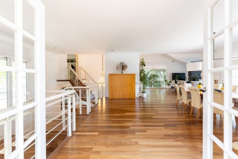 Продажа дома в Сан-Кугат-дель-Вальес, Барселона, Испания 7 спален, 1900м2 №140931 - фото 13