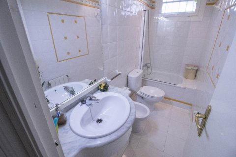 House for sale in Coma-Ruga, Tarragona, Spain 5 bedrooms, No. 140932 - photo 27