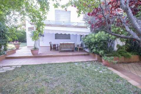 House for sale in Coma-Ruga, Tarragona, Spain 5 bedrooms, No. 140932 - photo 9