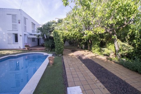House for sale in Coma-Ruga, Tarragona, Spain 5 bedrooms, No. 140932 - photo 1
