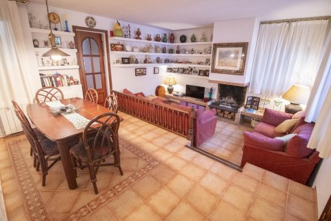 House for sale in Coma-Ruga, Tarragona, Spain 5 bedrooms, No. 140932 - photo 11