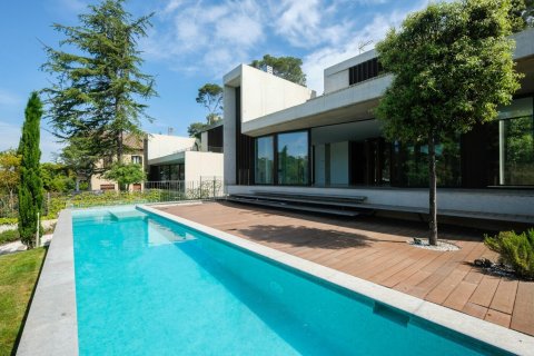 Продажа дома в Сан-Кугат-дель-Вальес, Барселона, Испания 5 спален, №140927 - фото 2