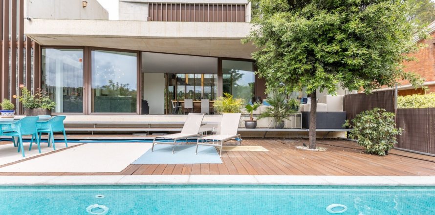 Дом в Сан-Кугат-дель-Вальес, Барселона, Испания 5 спален, №140927