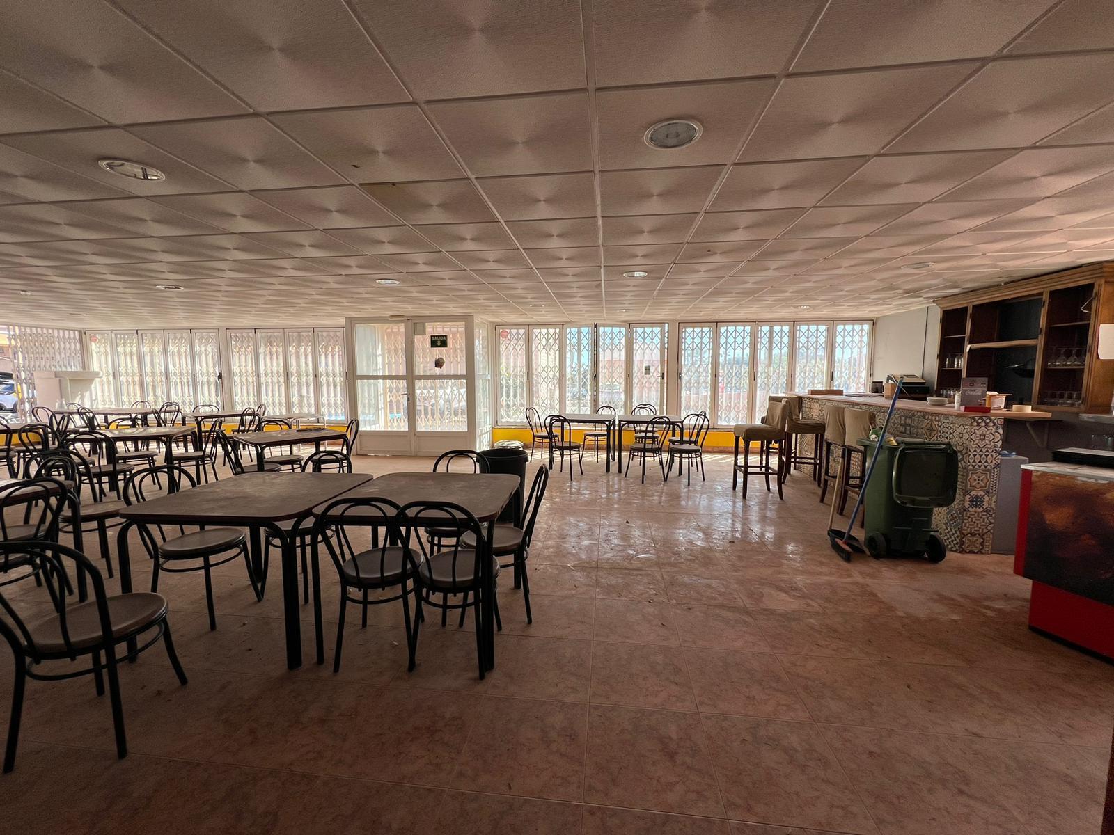 Propiedad comercial en Torrevieja, Alicante, España 300 m2 No. 182797