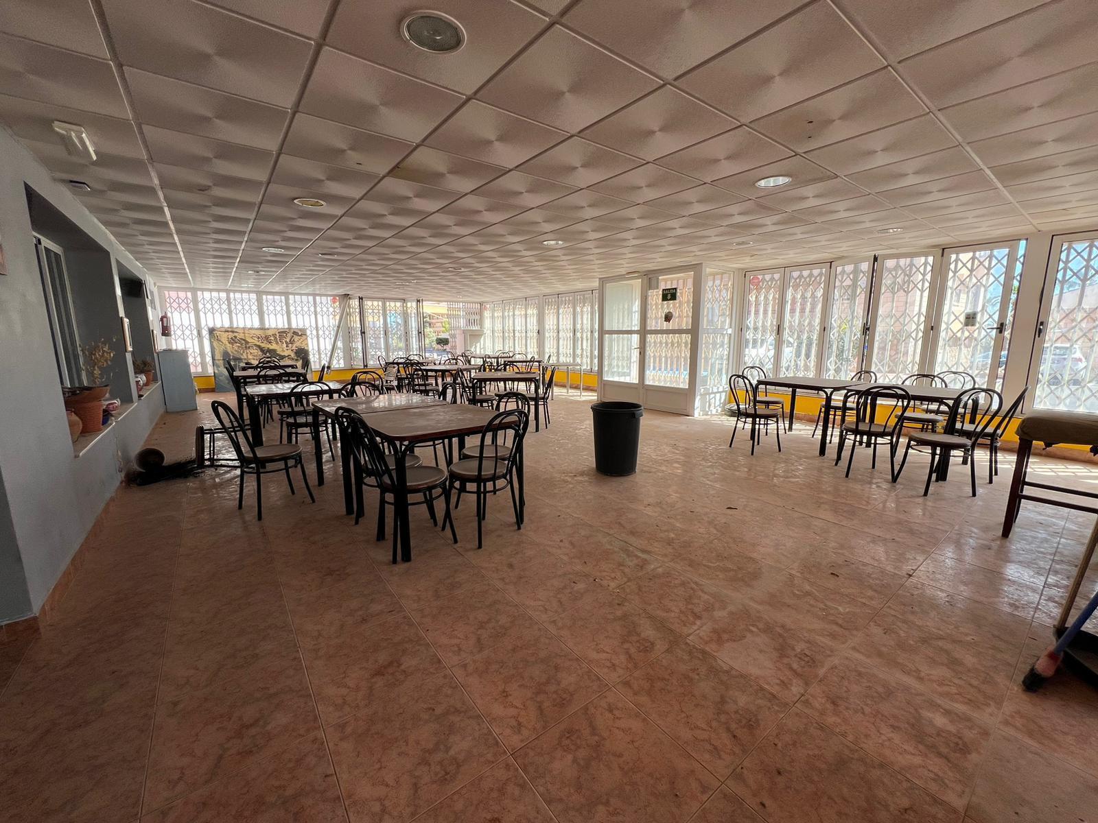 Propiedad comercial en Torrevieja, Alicante, España 300 m2 No. 182797