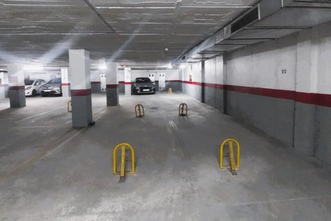 Parking zum Verkauf in Torrevieja, Alicante, Spanien 4 Schlafzimmer,  Nr. 182794 - Foto 2