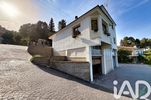 House à Vallirana, Barcelona, Espagne 5 chambres, 281 m2 No. 172565