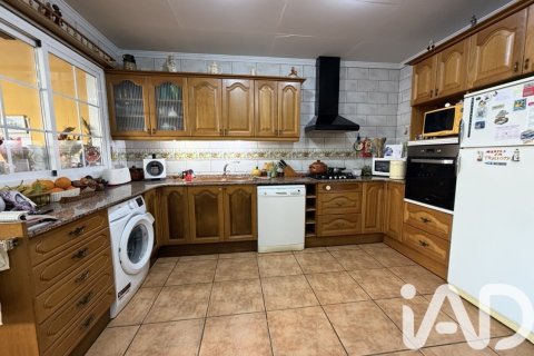 House for sale in Ivars d'Urgell, Lleida, Spain 5 bedrooms, 431 sq.m. No. 172567 - photo 12