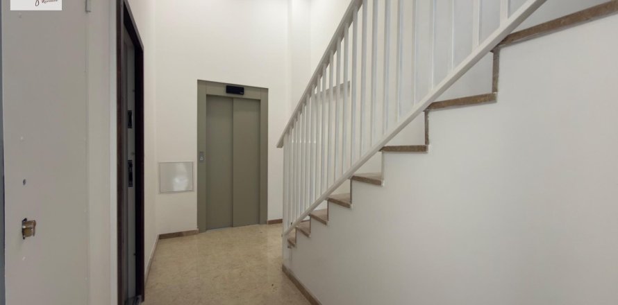 Liikekiinteistö Alicante, Espanja 8 makuuhuonetta, 403 m2 No. 151049