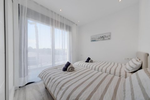 Willa w La Zenia, Alicante, Hiszpania 3 sypialnie, 120 mkw. nr 151052 – zdjęcie 14