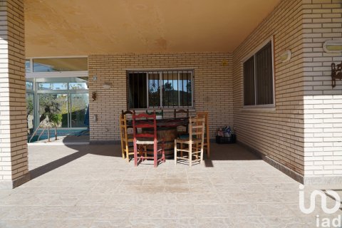 Talo myytävänä Olerdola, Barcelona, Espanja, 5 makuuhuonetta, 655 m2 No. 154068 - kuva 4